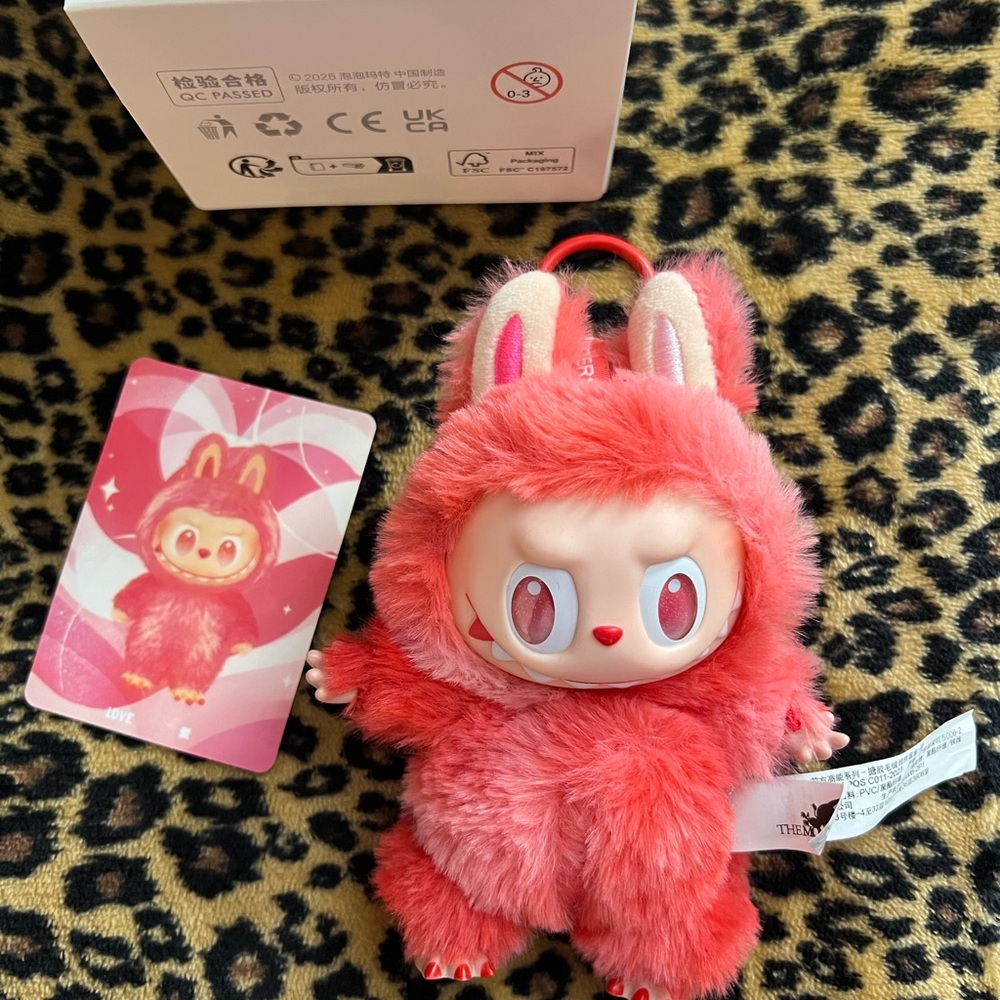 POPMART Big Energy Labubu - LOVE
